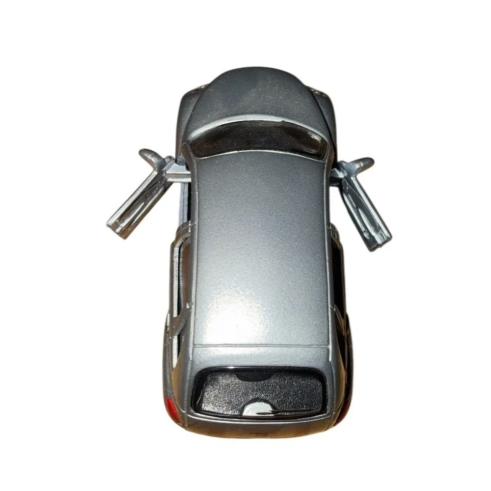 Maisto Chrysler GT Cruiser‎ Diecast Model Car Silver 1:39 Opening Doors
